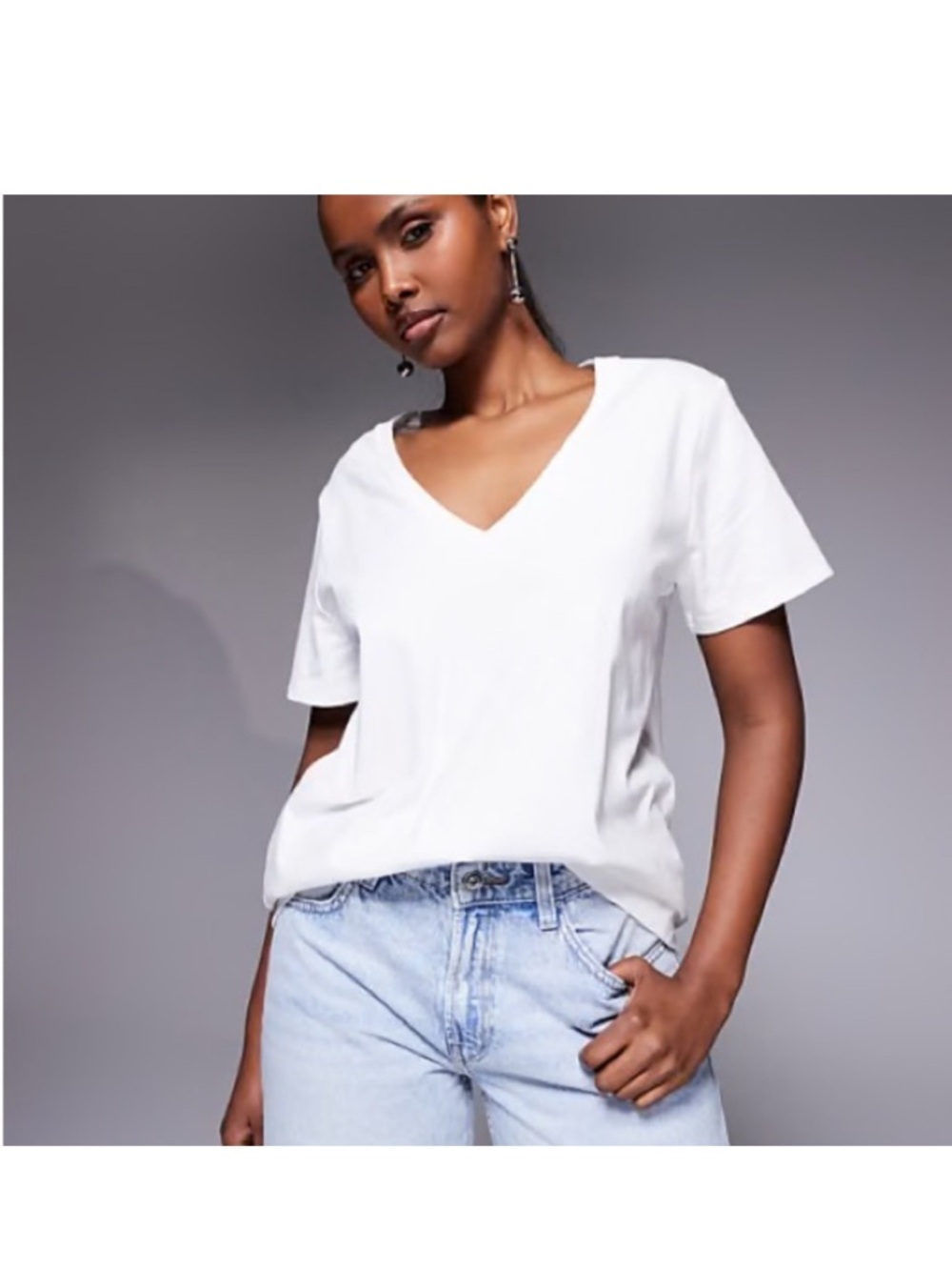 Good American White V-Neck Short Sleeve Tee Top
